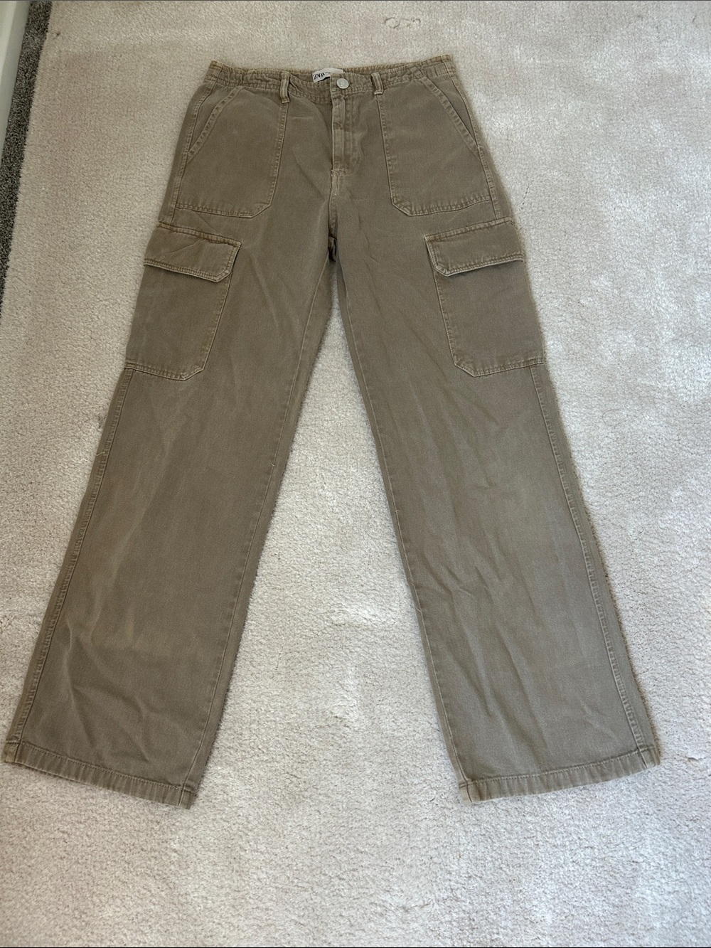 Zara women’s Cargo Pants in Olive/Tan